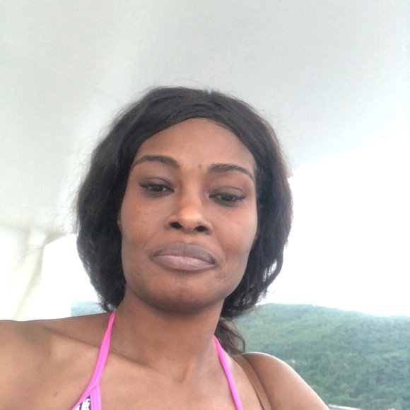 Meet your Posher, Shirley - Picture 1 of 1